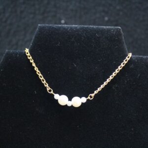 layered-pearl-necklace