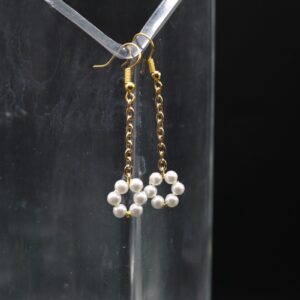 drop-chain-circle-pearl-earrings